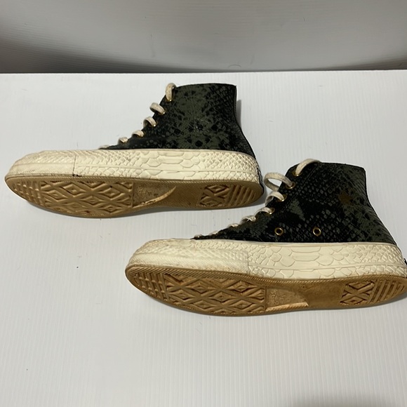 Size 8.5 Converse Hi-Tops with green snakeskin. In great used condition. - Picture 6 of 8